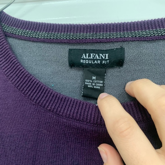 Alfani Mens Sweater Size Medium purple abstract design - Picture 3 of 4